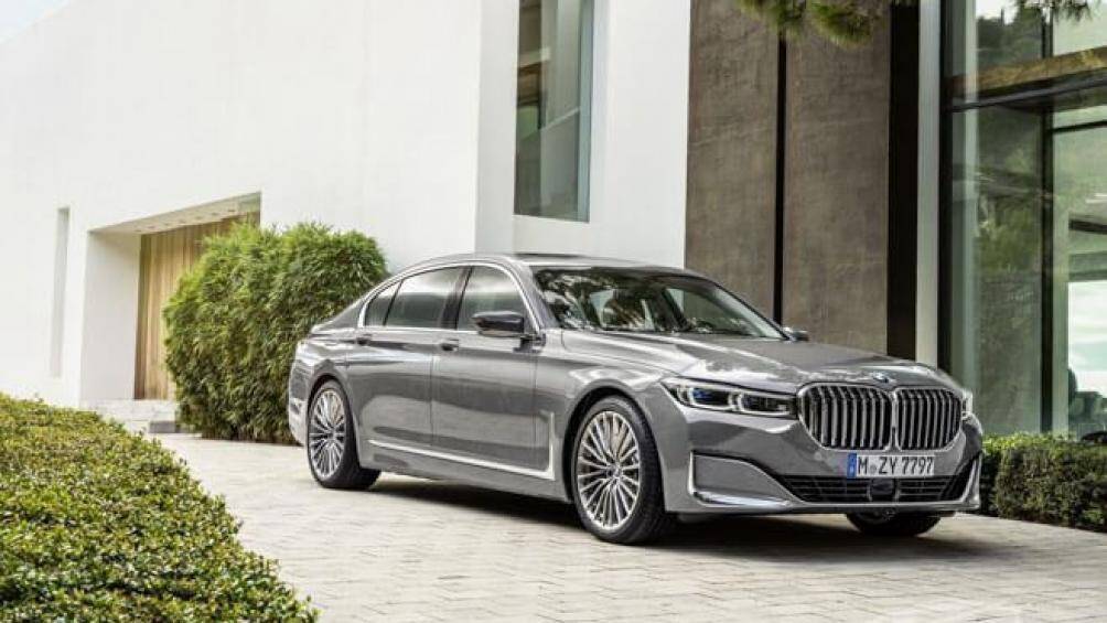 8. BMW 7 Series (doanh số: 25.730 chiếc)