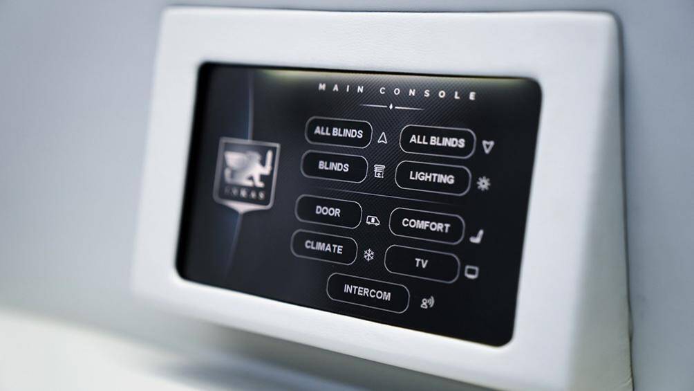 Inkas Sprinter VIP Limo có trang bị động cơ tăng áp V6 dung tích 3.0 lít, sản sinh công suất 188 mã lực