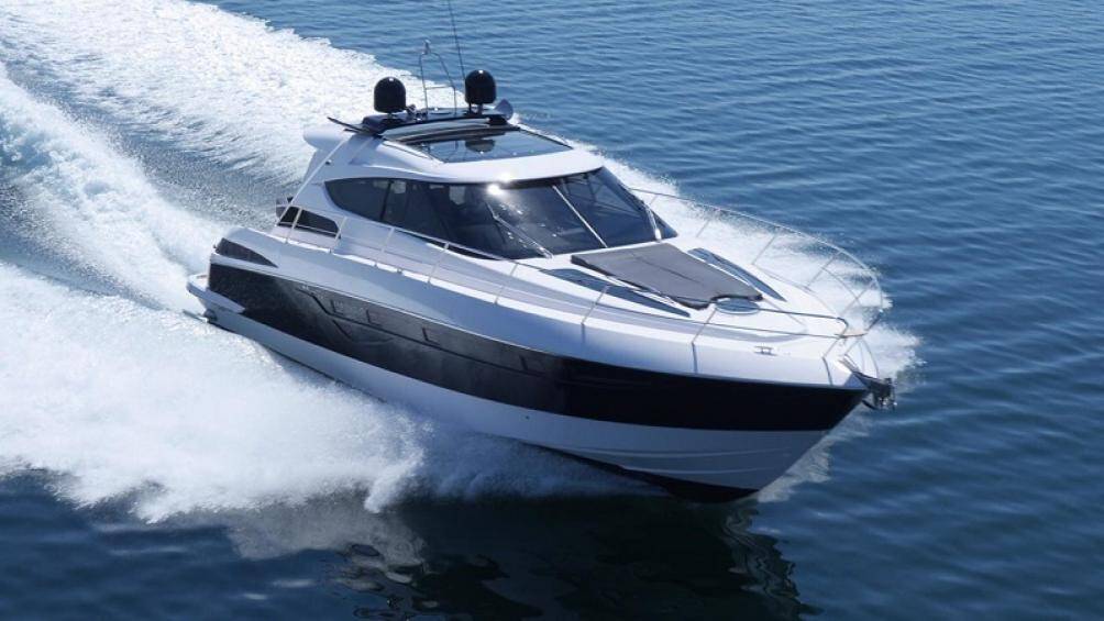 FP50 là chiếc siêu du thuyền sang trọng, nhỏ gọn và đặc biệt là có khả năng di chuyển với tốc độ cao