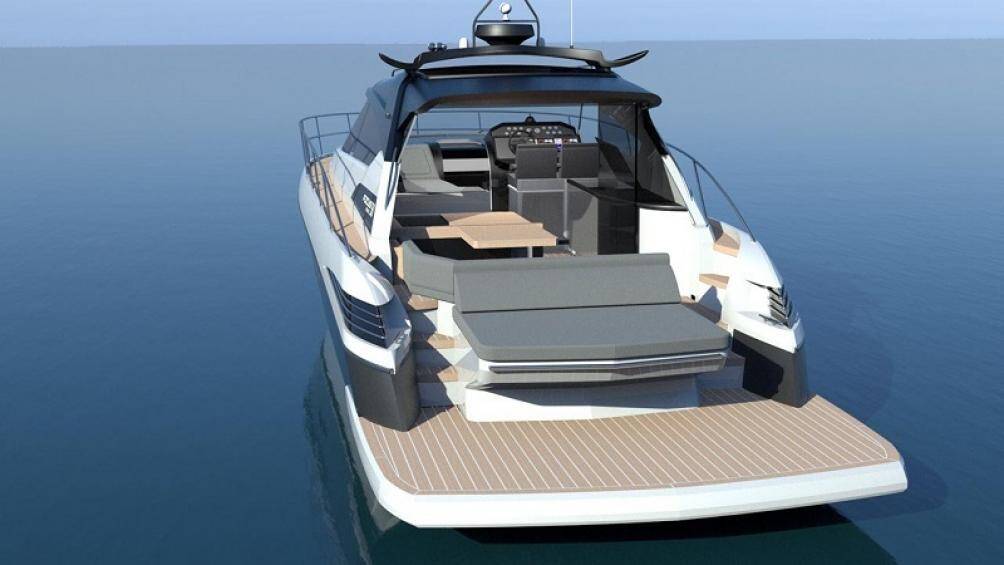 Chiếc du thuyền này là sự hợp tác giữa công ty đóng tàu Hà Lan Focus Motor Yachts và kiến trúc sư Hải quân Anh - Tony Castro