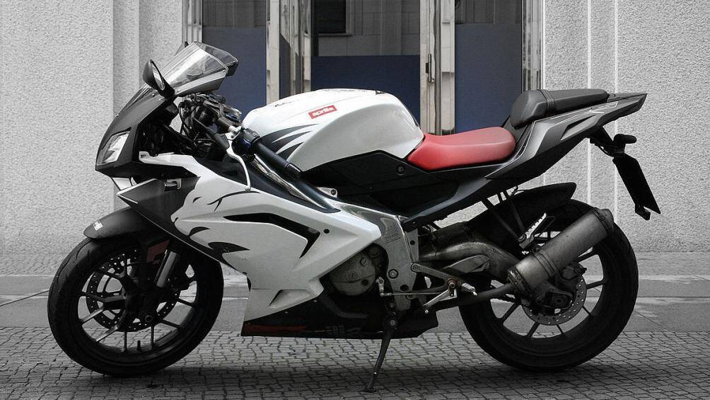 1. Aprilia RS 125 (giá khởi điểm: 6.202 USD)