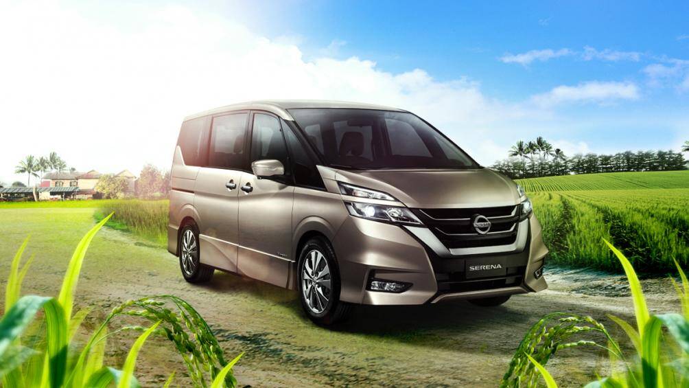 6. Nissan Serena (doanh số: 6.828 chiếc)