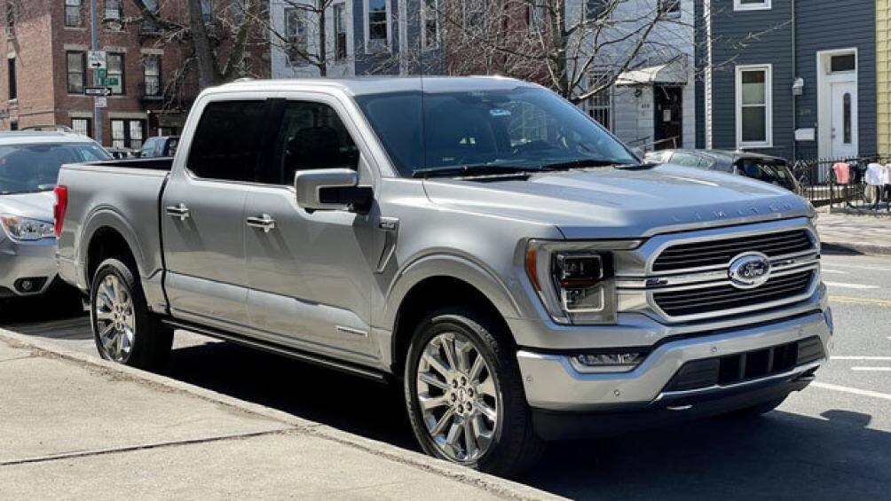 2. Ford F-150 Limited 2021 (giá khởi điểm: 70.825 USD)