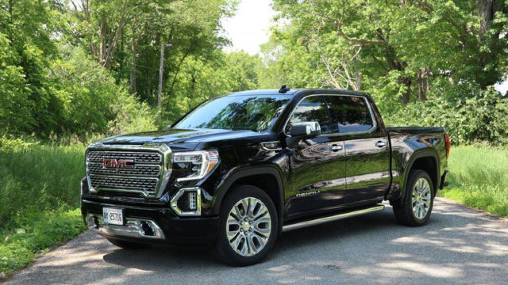 3. GMC Sierra 1500 Denali 2021 (giá khởi điểm: 63.485 USD)