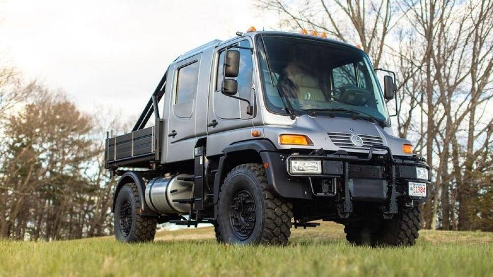 Mercedes-Benz Unimog (250.000 USD)