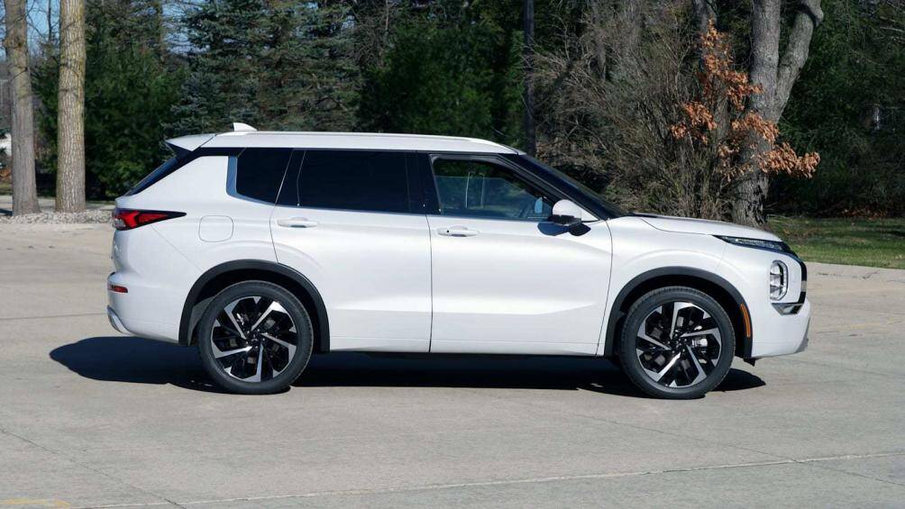 7. Mitsubishi Outlander 2022