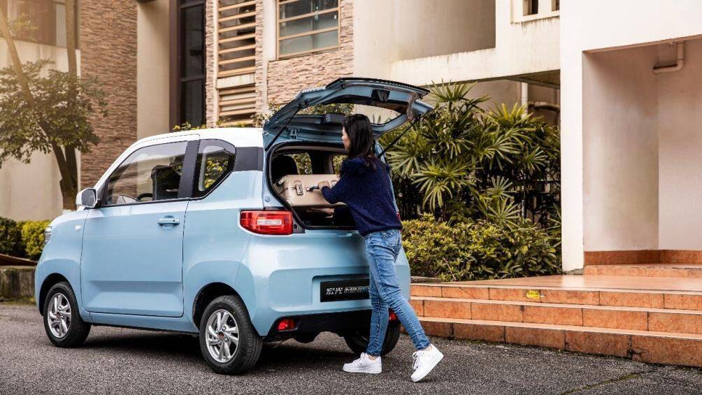 Nếu muốn chở đồ, người lái phải gập hàng ghế sau xuống để có khoang hành lý với thể tích 740 lít