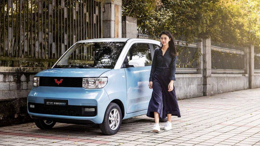Wuling Hongguang Mini EV được trình làng tháng 7/2020 và hiện đã trở thành mẫu xe điện bán chạy nhất ở thị trường Trung Quốc