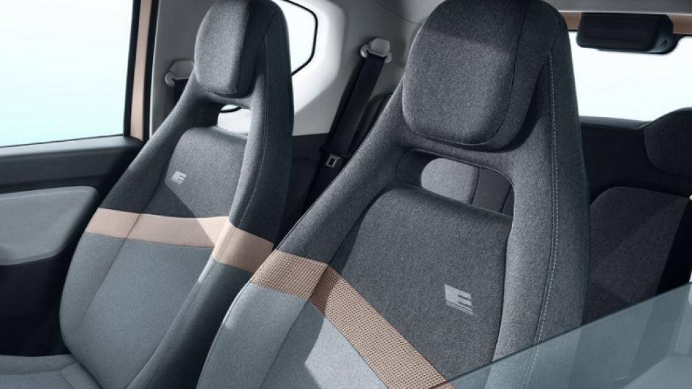 Điểm nhấn của Wuling Hongguang Mini EV Long Range nằm ở cụm pin 26 kWh, cho phép xe chạy được 300 km sau khi sạc đầy pin