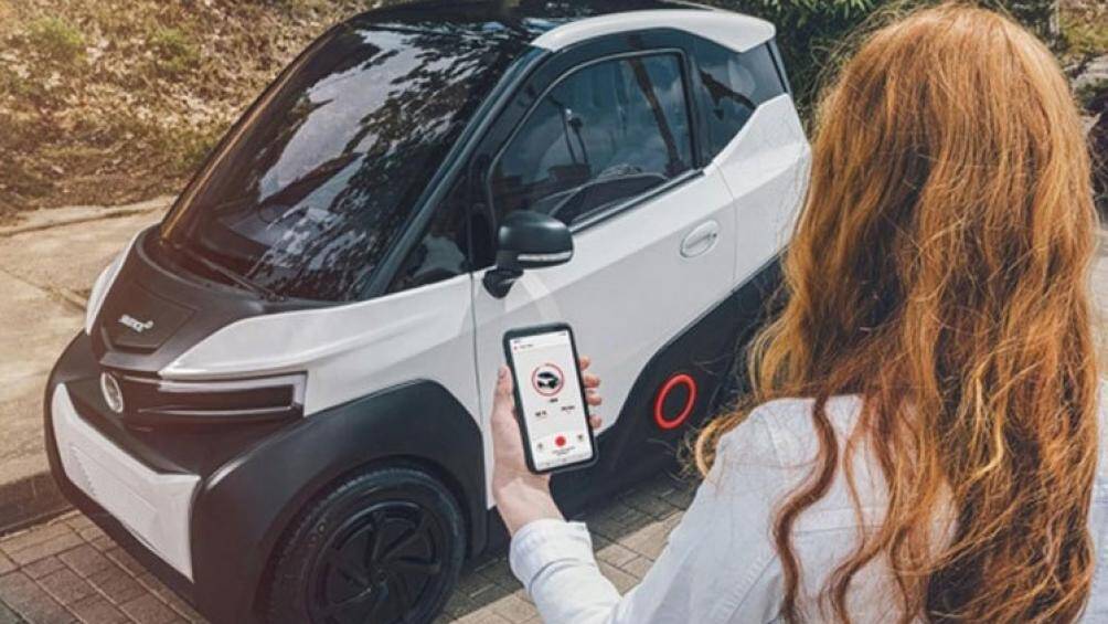 Loại đầu tiền dành cho người có giấy phép lái xe đạp điện từ năm 15 tuổi ở Tây Ban Nha. Xe có tốc độ tối đa 45 km/h và bộ pin 5,6 kWh