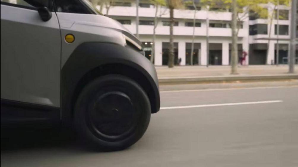 Loại thứ hai cho phép đạt tốc độ tối đa 90 km/h và bộ pin kép với tổng dung lượng 11,2 kWh cho khả năng hoạt động tốt trong phạm vi 149 km