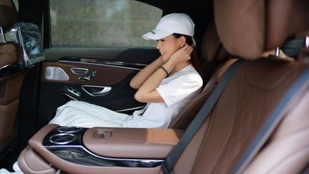 "Trái tim" của chiếc xe sang này là khối động cơ xăng V6, dung tích 3.0 lít, sản sinh công suất tối đa 270 mã lực