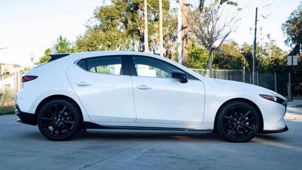 5. Mazda3 2021 (giá khởi điểm: 20.500 USD)
