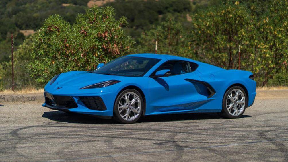 6. Chevrolet Corvette 2021 (giá khởi điểm: 59.900 USD)