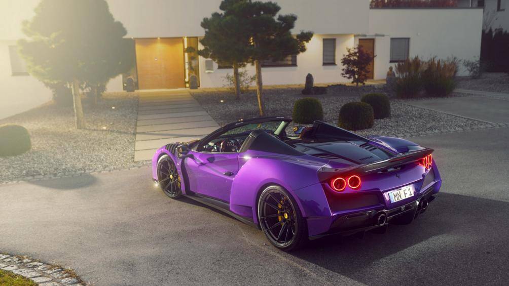 Điểm đặc biệt chính là phần vè trước và vè sau của xe đã được mở rộng góc cạnh thay cho những đường nét mềm mại vốn có của F8