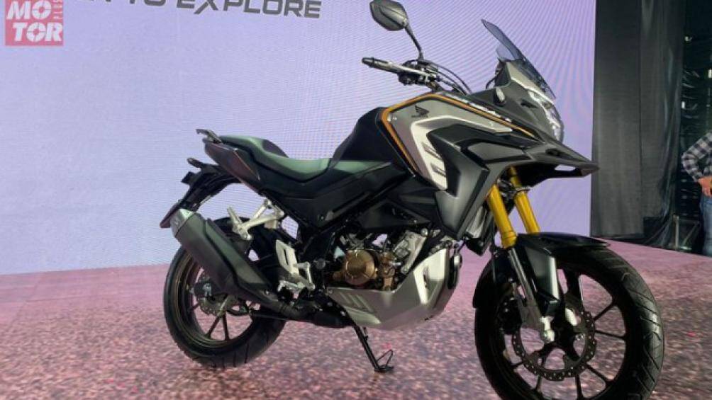 Đáng chú ý, nhà sản xuất trang bị cho chiếc xe hệ thống giảm xóc hiện đại với cặp phuộc trước hành trình ngược đến từ Showa
