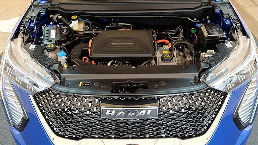 Jolion mới được trang bị hệ truyền động hybrid. Đây là lần đầu tiên phiên bản hybrid của mẫu xe này ra mắt thị trường thế giới