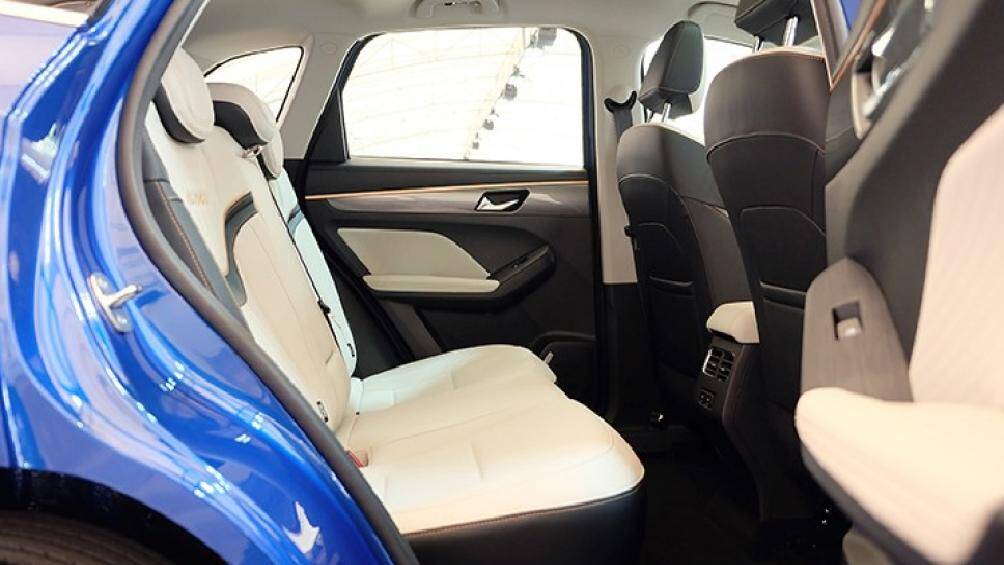 Khi mua xe, khách hàng Thái Lan có thể chọn các màu sơn ngoại thất như xanh dương, đen, xám, trắng và đỏ. Giá xe hiện tại vẫn chưa được công bố