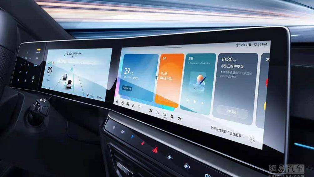 Đặc biệt, MG One 2022 còn có công nghệ hỗ trợ lái xe bán tự động gồm hệ thống phát hiện điểm mù, phanh khẩn cấp tự động và hỗ trợ chuyển làn đường