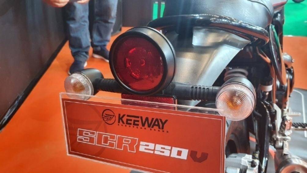 Giá bán của Keeway SCR250V khi quy đổi ra tiền Việt vào khoảng 91 triệu đồng