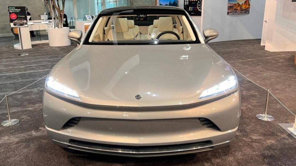 Mô hình trưng bày tại triển lãm sử dụng gói pin với dung lượng 95kWh đi kèm hệ dẫn động bốn bánh và phạm vi hoạt động lên tới 523km