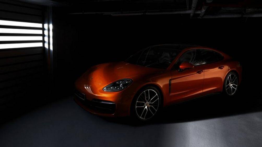 Cụm đèn hậu màu tối trên phiên bản GTS thể thao mang thiết kế Exclusive Design được trang bị tiêu chuẩn