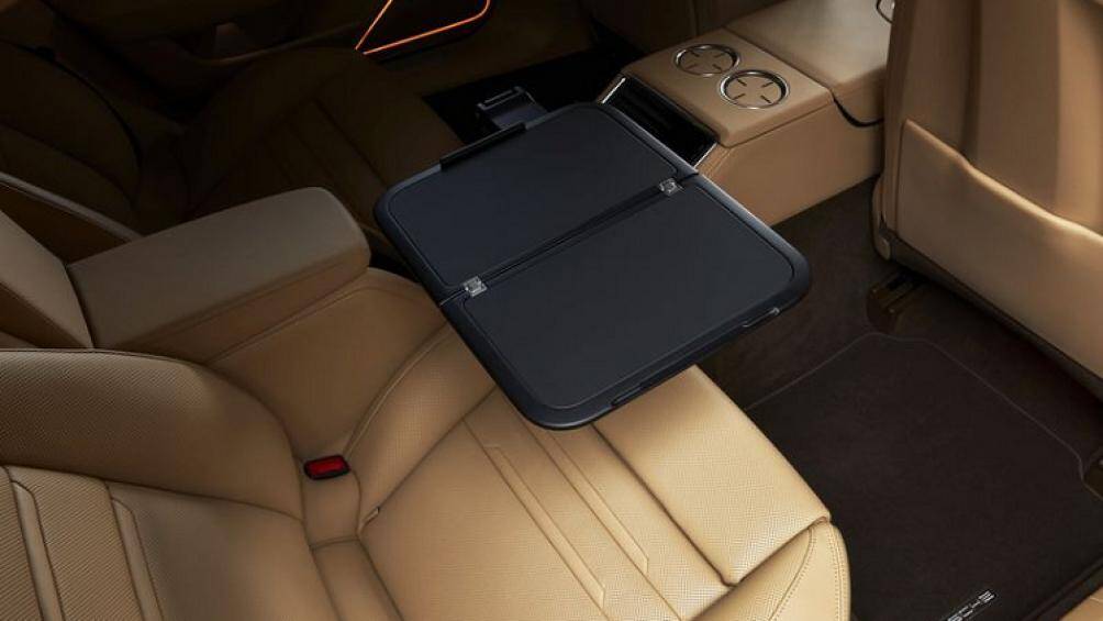 Siêu xe thể thao này dễ dàng đạt tốc độ 100km/h chỉ trong 3,1s và đạt tốc độ tối đa 315km/h