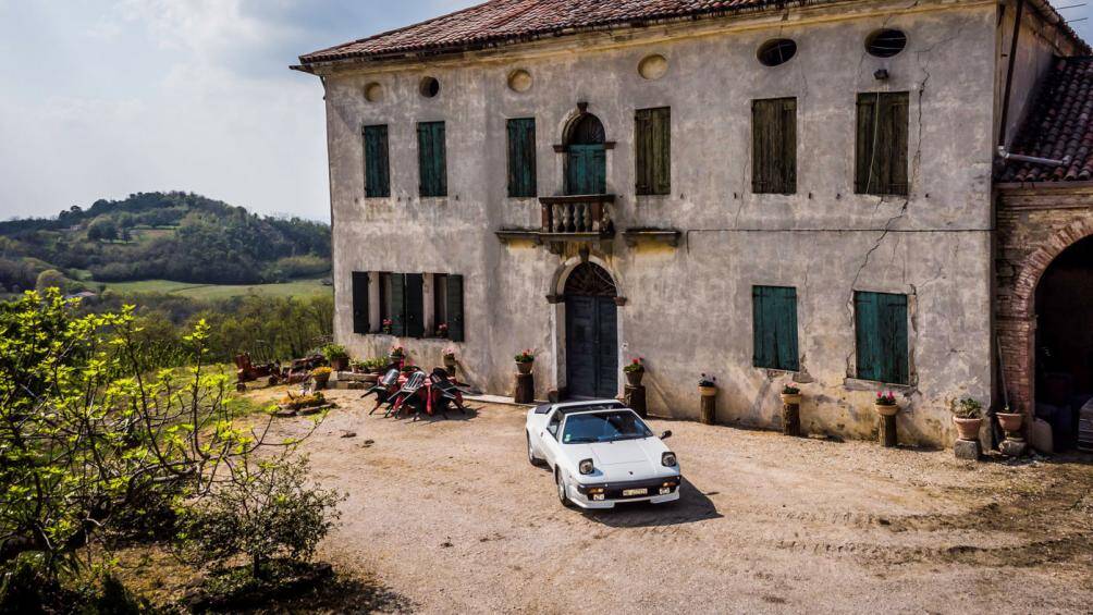 Đây cũng chính là dòng sedan cuối cùng của Lamborghini được sản xuất với động cơ V8 và trong lịch sử