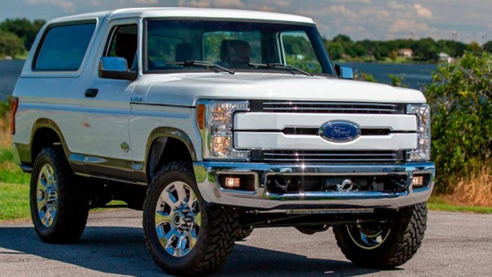 Đây là bản độ độc đáo được kết hợp từ các bộ phận lấy từ mẫu SUV Ford Bronco 1978 và bán tải Ford F-250 Super Duty