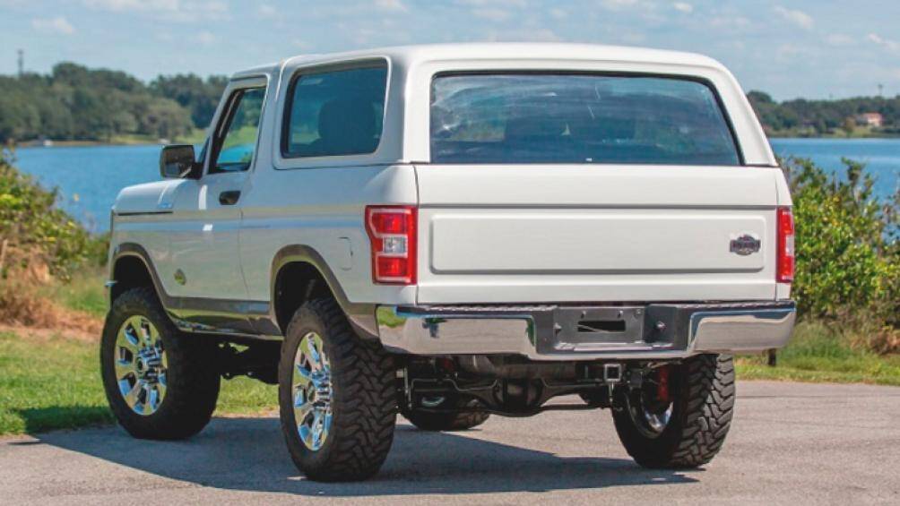 Các kỹ sư tại Vintage Iron & Restoration đã phải trải qua quá trình lắp ráp thủ công rất phức tạp để kết hợp thành công hai chiếc xe thành một