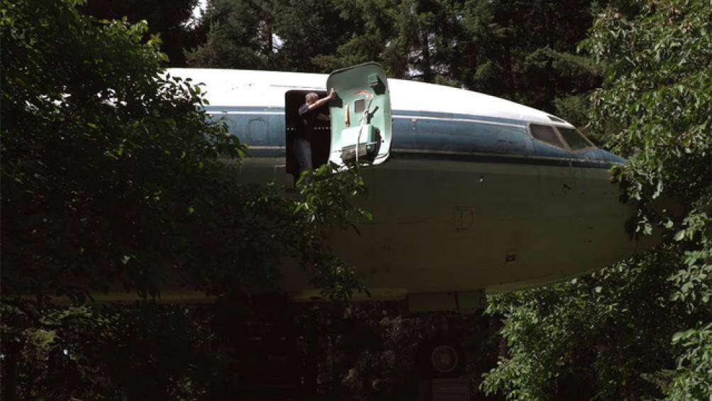 Hiện tại, máy bay vẫn đang được đậu trong rừng cây bên ngoài Portland, tiểu bang Oregon (Mỹ) và ở trạng thái bán biệt lập