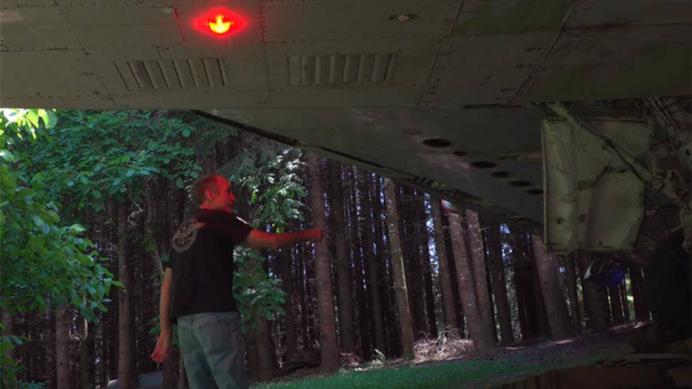 Toàn bộ phần máy bay bên ngoài đã được ông Campbell bảo dưỡng cẩn thận, không có bất kỳ mảng lớn rỉ sét nào xung quanh thân