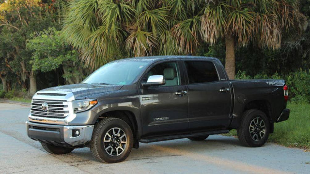 10. Toyota Tundra 4WD 2021 (mức tiêu thụ nhiên liệu ở đường cao tốc: 13,84 lít/100 km)