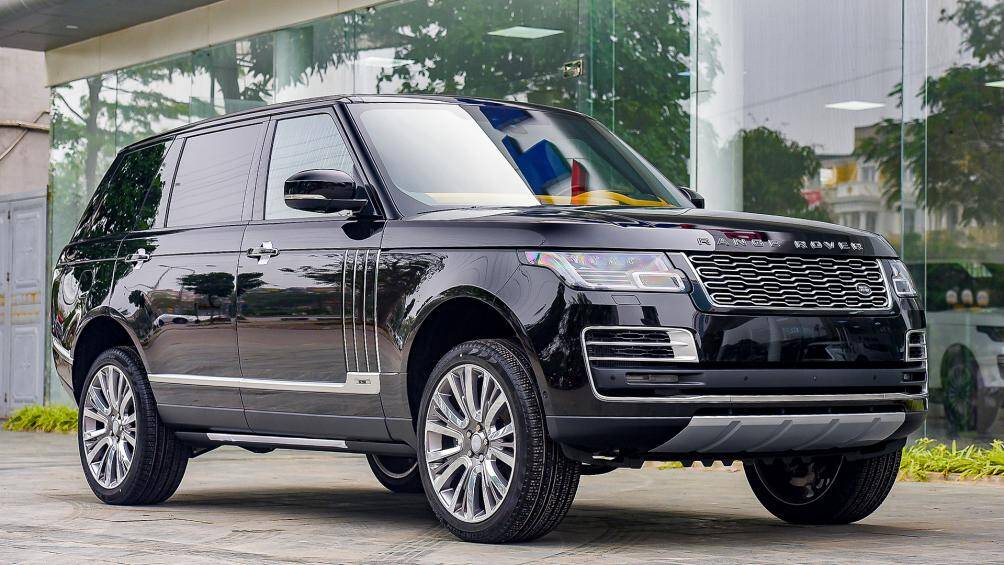 Range Rover SVAutobiography 2021 trang bị nhiều tiện nghi cho người lái, hành khách và đang được chào bán với mức giá hơn 13 tỷ đồng