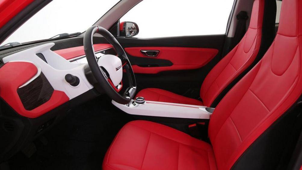 "Trái tim" của Pocco Meimei là 2 loại mô-tơ điện và 2 cụm pin khác nhau