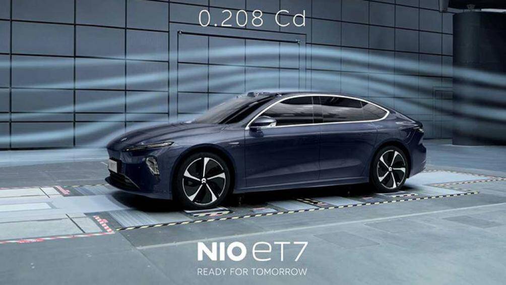 Bộ cảm biến gồm: 1 LiDAR, 11 camera HD 8 triệu pixel, 1 cảm biến tăng cường, 5 radar sóng mm, 12 cảm biến siêu âm, 1 cảm biến V2X, 2 bộ cảm biến vị trí