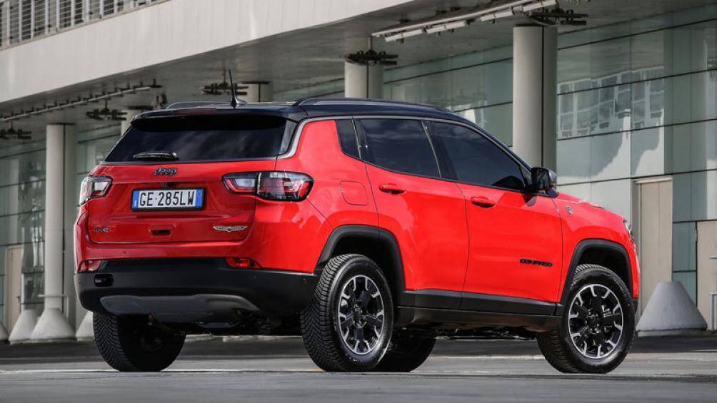 9. Jeep Compass (doanh số: 2.197 chiếc)