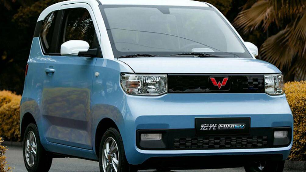 Tại Thái Lan, Wuling Hongguang Mini EV có giá từ 369.000 Baht (khoảng 267 triệu đồng). Giá bán của Kiwi EV tại Trung Quốc là 69.800 Nhân dân tệ (244 triệu đồng)