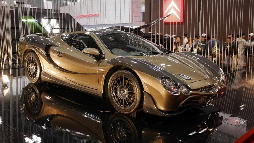 2. Mitsuoka Orochi