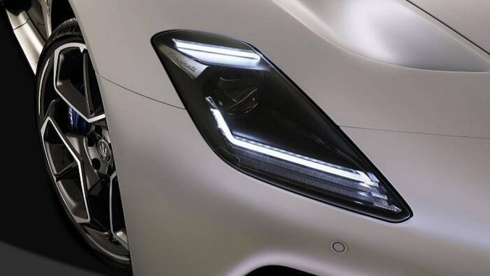 Xe sẽ có khả năng tăng tốc 0-100 km/h dưới 2,9 giây và vận tốc tối đa đạt 325 km/h, đi kèm với đó là 5 chế độ lái gồm GT, Wet, Sport, Corsa và ESC Off
