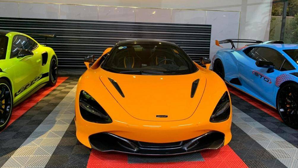 Siêu xe McLaren 720S Spider sở hữu khối động cơ xăng V8, dung tích 4.0 lít, tăng áp kép, cho công suất tối đa 700 mã lực và mô-men xoắn cực đại 769 Nm