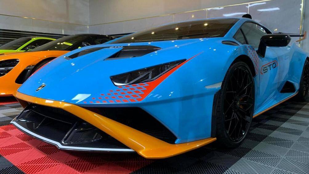 Lamborghini Huracan STO sở hữu khối động cơ V10, dung tích 5.2 lít, sản sinh ra công suất tối đa 640 mã lực, mô-men xoắn cực đại chỉ 565 Nm