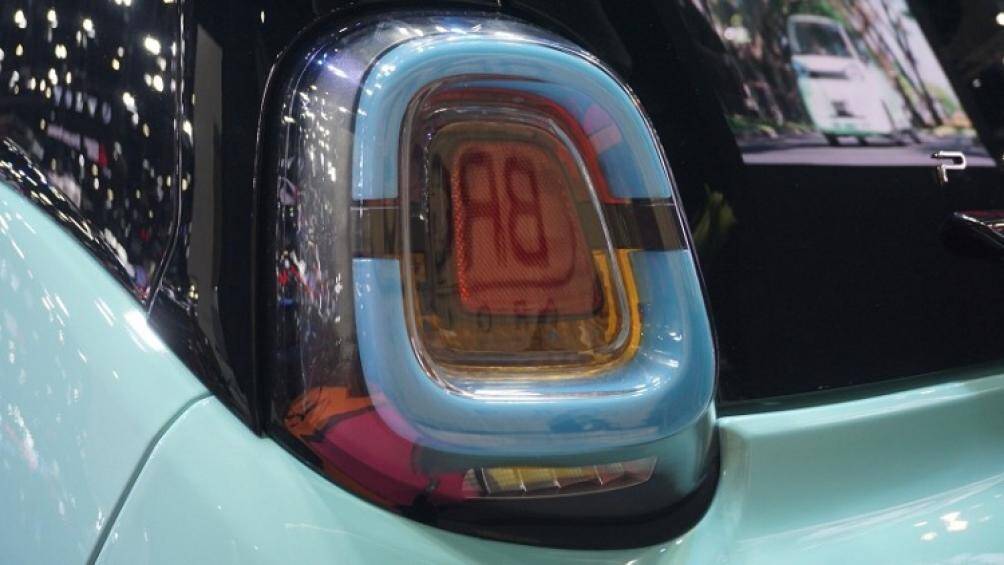 Phiên bản YX của Pocco MM dùng cụm pin lithium-ion 9,2 kWh nên có phạm vi hoạt động tới 116 km sau khi sạc đầy pin