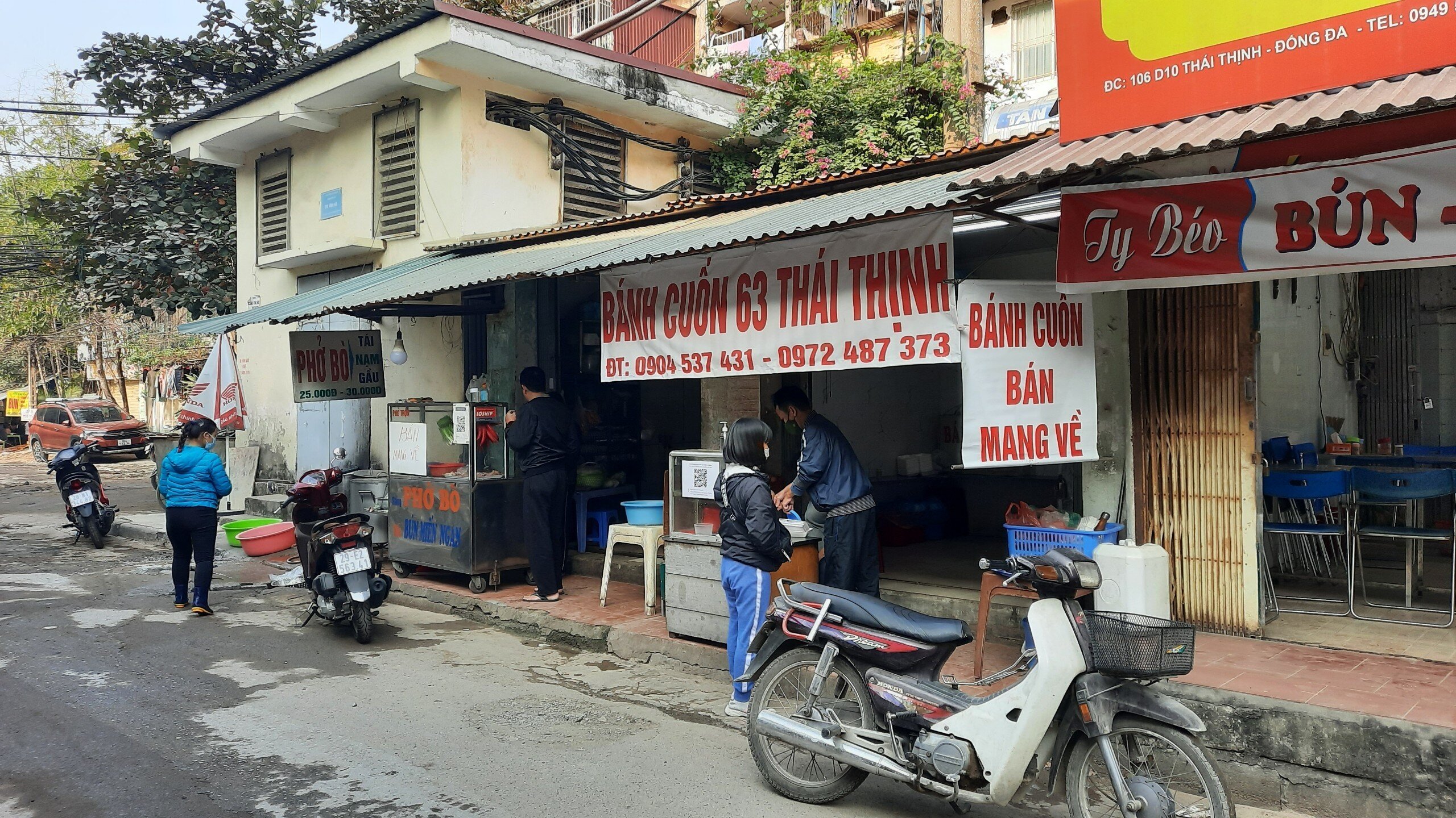 Sau khi chuyển sang cấp độ dịch 3, UBND quận Đống Đa (TP Hà Nội) có văn bản yêu cầu các nhà hàng, cơ sở kinh doanh dịch vụ ăn uống trên địa bàn chỉ được phép bán hàng mang về.