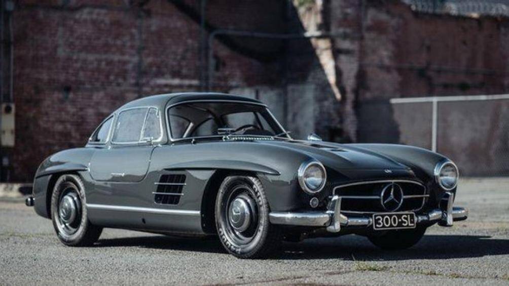 3. Mercedes-Benz 300SL: Chiếc xe này đã tạo nên thương hiệu Mercedes tại thị trường Mỹ, đặc biệt là trong phân khúc xe hiệu suất cao