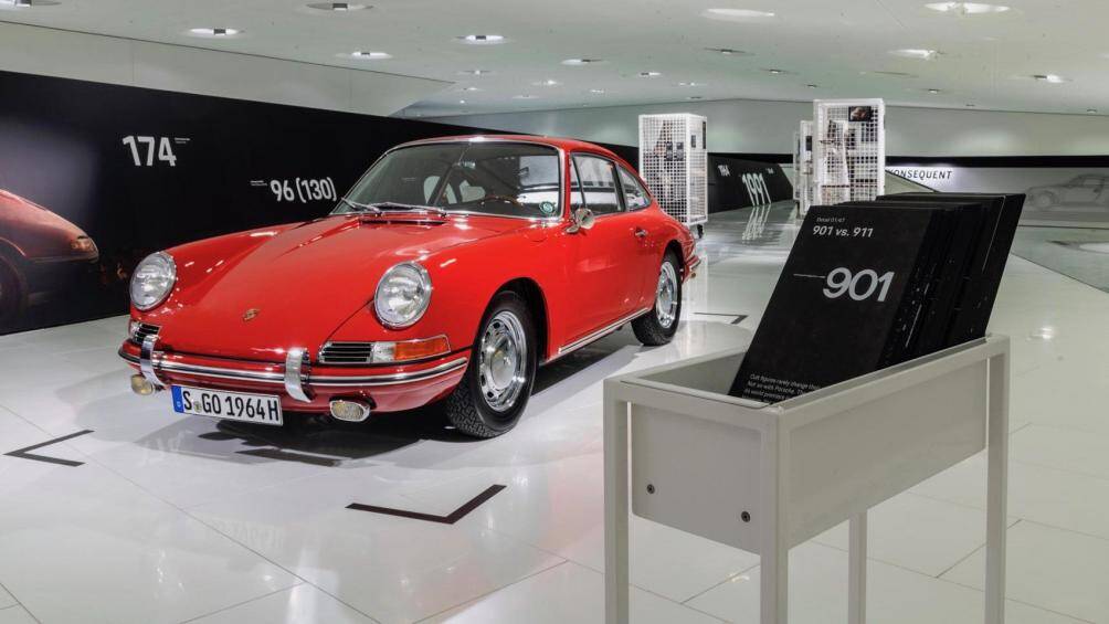 9. Porsche 901: Hình dáng cổ điển đẹp mắt của Porsche 901 vẫn không thay đổi cho đến ngày nay