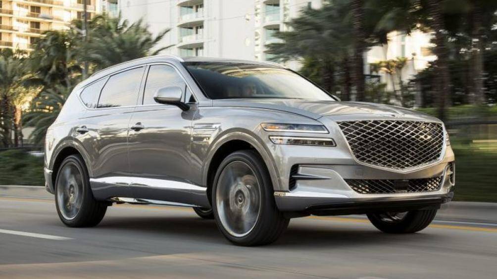3. Genesis GV80: GV80 mang đến cho chủ sở hữu sự tinh tế và sang trọng, đi kèm với nhiều tính năng cao cấp khác