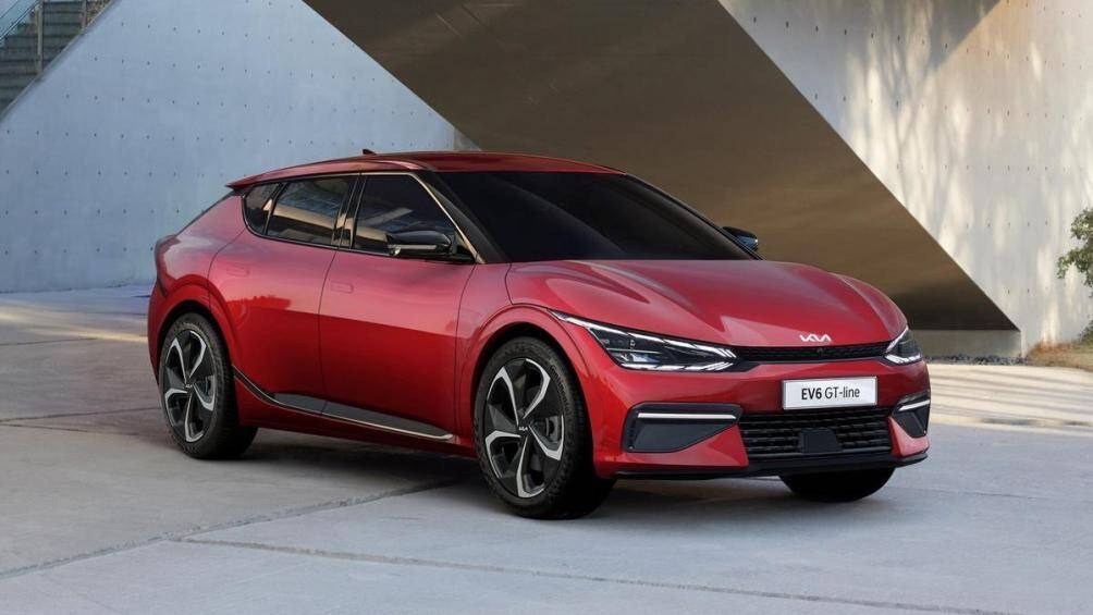 6. Kia EV6: EV6 là mẫu xe điện chuyên dụng đầu tiên của Kia và nhận được nhiều lời khen ngợi từ giới chuyên gia