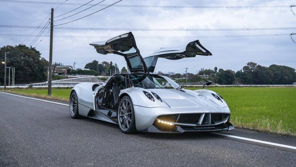 Chiếc Pagani Huayra hàng hiếm này xuất xưởng vào đầu năm 2011, là một trong những chiếc đầu tiên rời khỏi nhà máy của Pagani ở Ý
