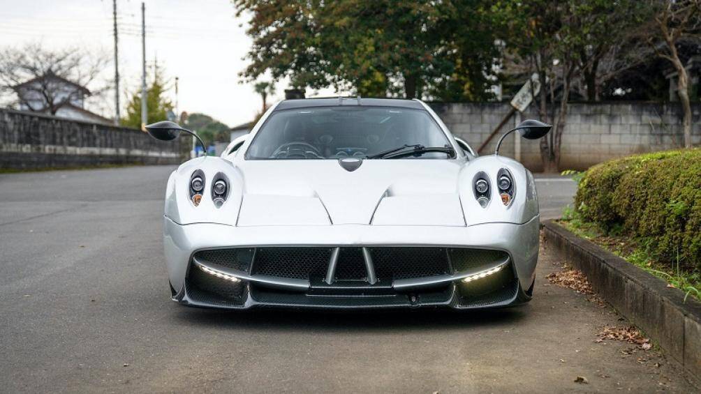 Sau đó nó được bàn giao đến một vị khách ở Nhật Bản và mới chỉ lăn bánh 3.532 km trong 10 năm qua